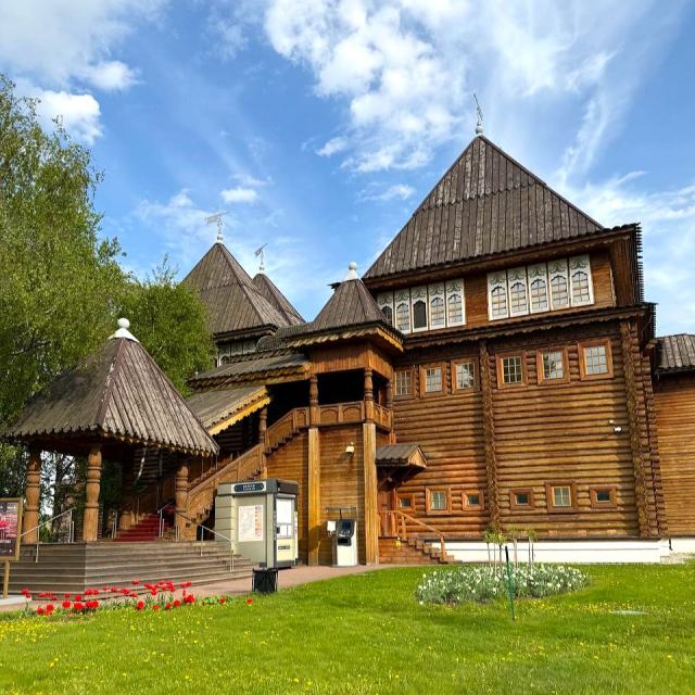 Экскурсия в Коломенское на французском или итальянском языке